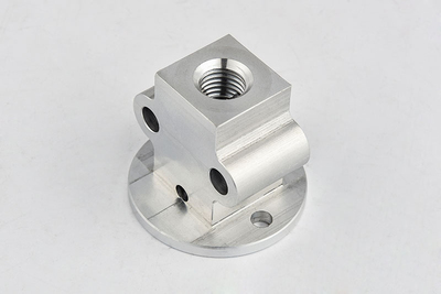 Aluminum hardware_8833